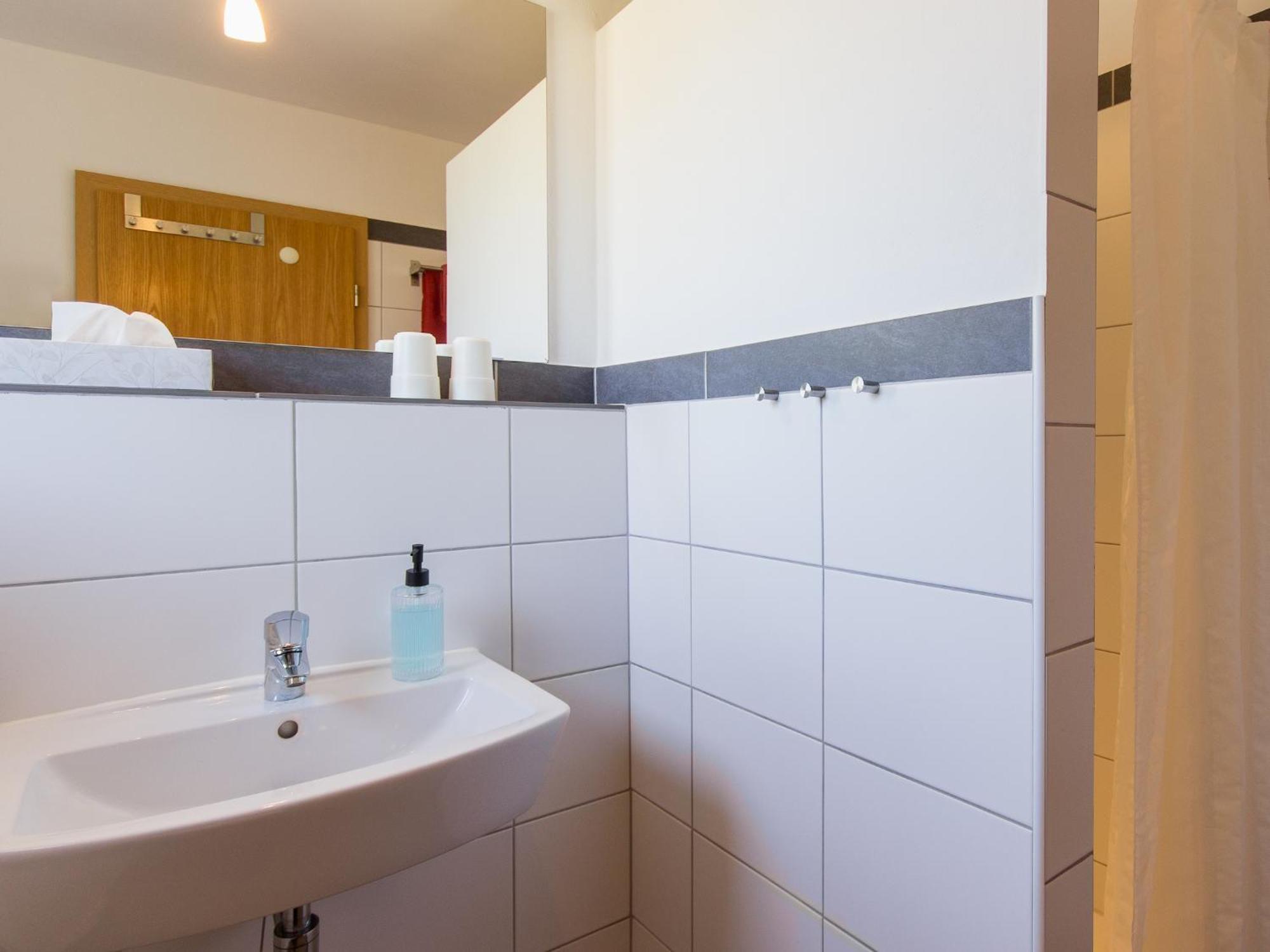 Ferienhaus Schwaab-Scherr, Genau Zwischen Bernkastel-Kues Und Traben-Trarbach, Mit Kostenlosem Oepnv-Ticket Fuer Bus Und Bahn, Parkplaetzen Und Fahrradgarage 에르덴 외부 사진