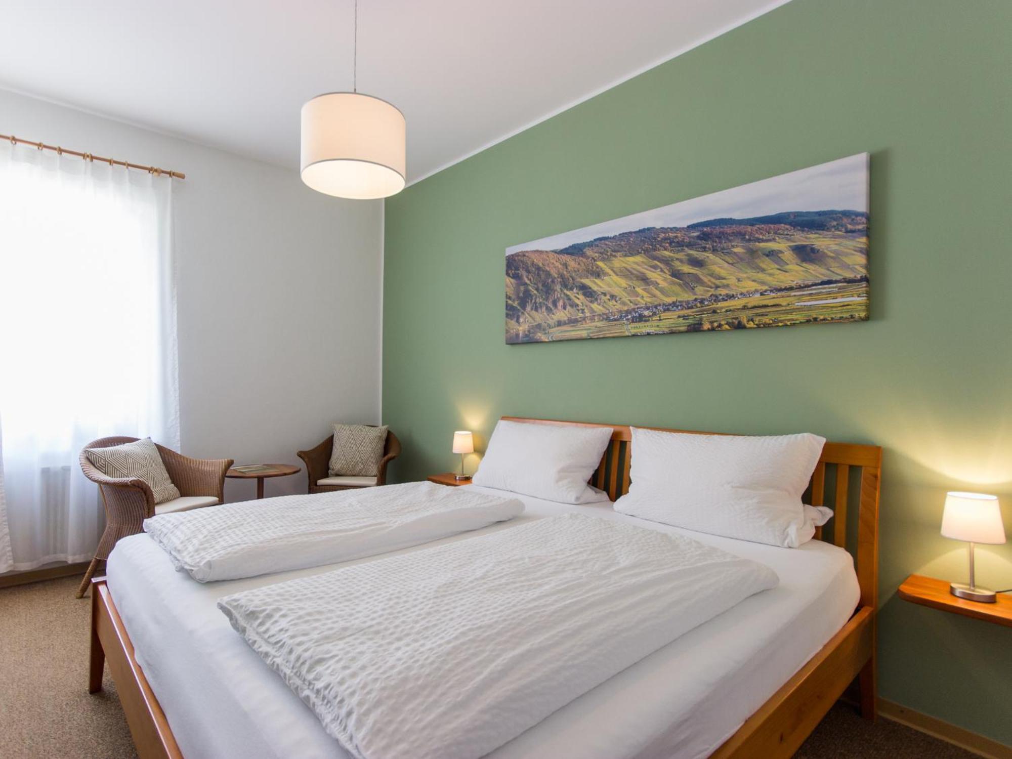 Ferienhaus Schwaab-Scherr, Genau Zwischen Bernkastel-Kues Und Traben-Trarbach, Mit Kostenlosem Oepnv-Ticket Fuer Bus Und Bahn, Parkplaetzen Und Fahrradgarage 에르덴 외부 사진