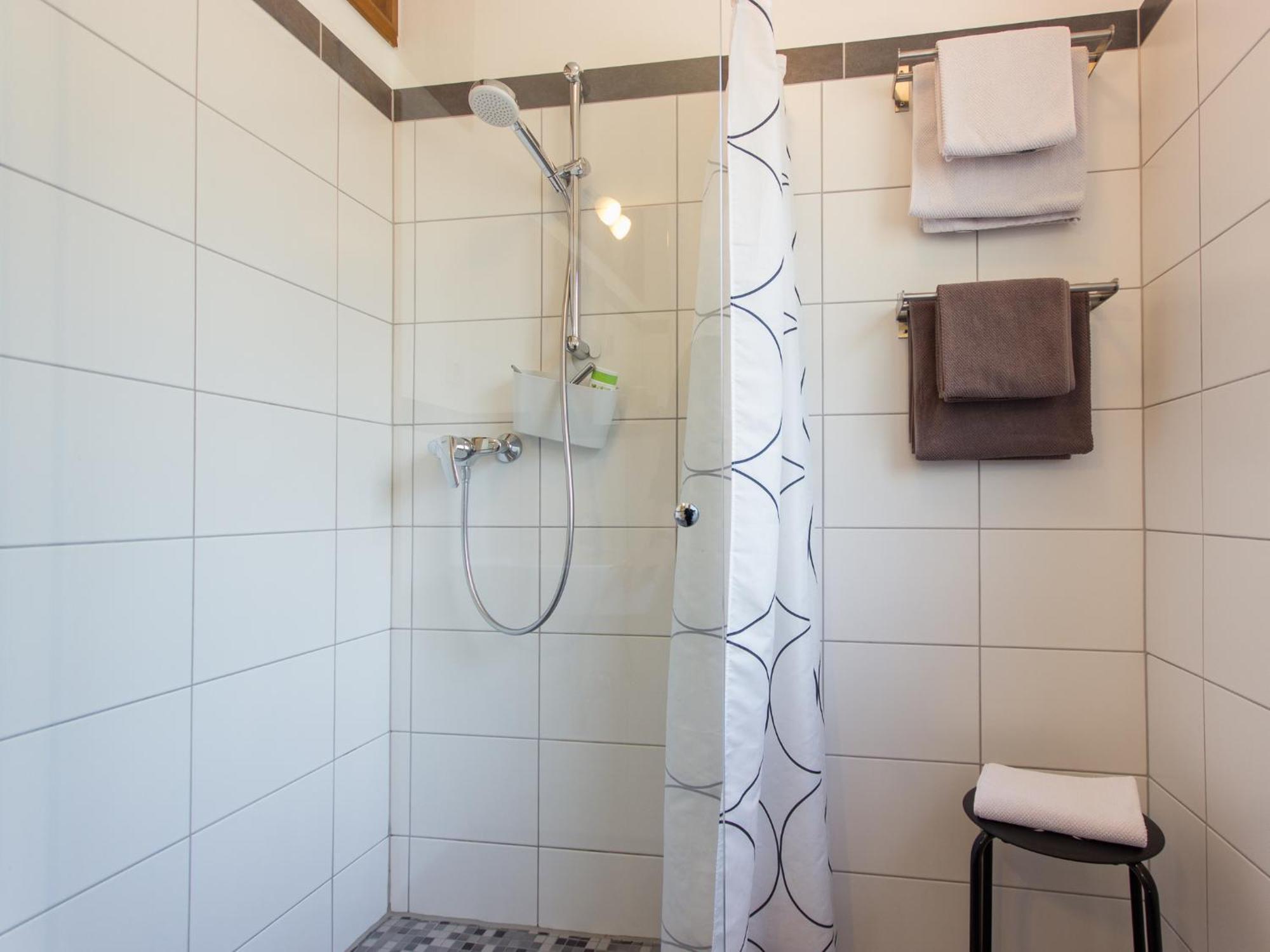 Ferienhaus Schwaab-Scherr, Genau Zwischen Bernkastel-Kues Und Traben-Trarbach, Mit Kostenlosem Oepnv-Ticket Fuer Bus Und Bahn, Parkplaetzen Und Fahrradgarage 에르덴 외부 사진